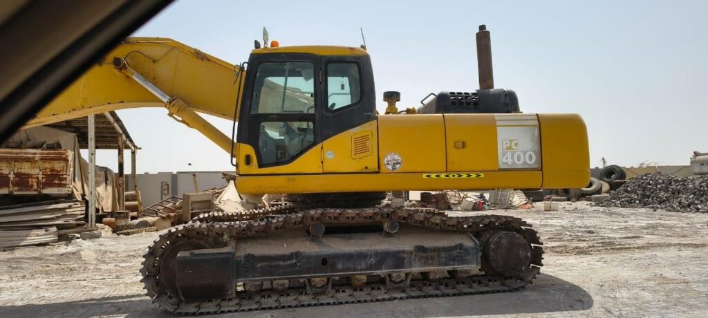 Komatsu PC400 excavator