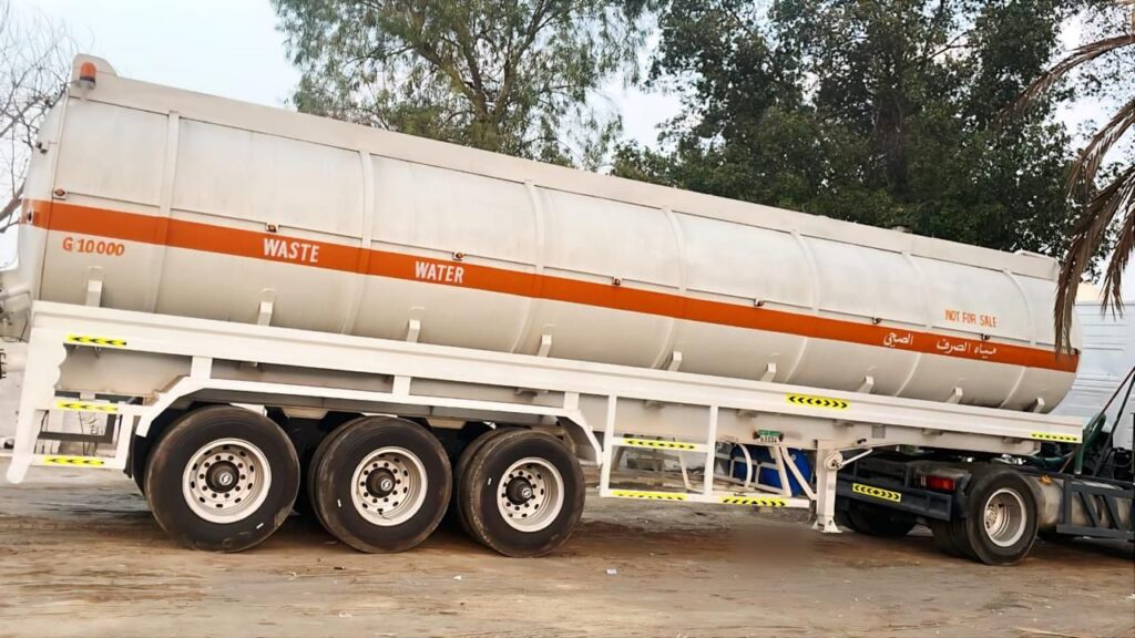Wastewater tanker, 10,000 gallons