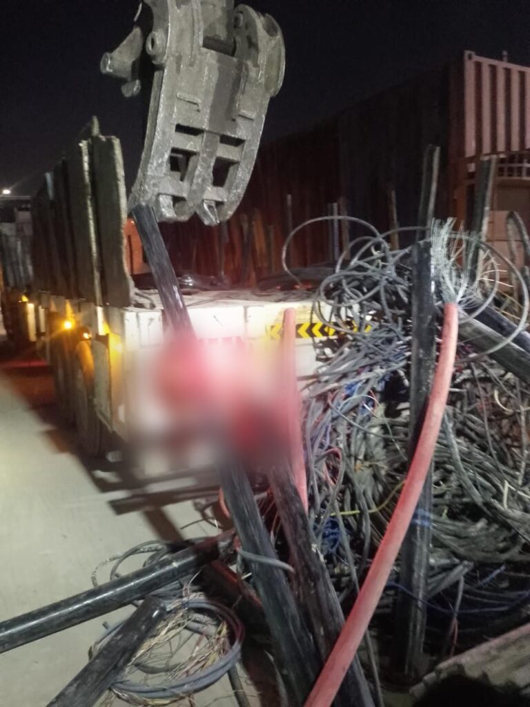 Night loading of cable scrap – Mirfa 2 SWRO Project