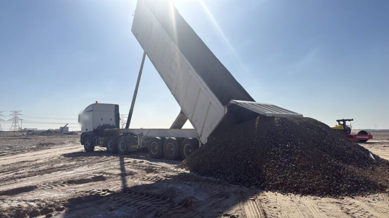 Tipper trailer unloading – Malik Group, Abu Dhabi